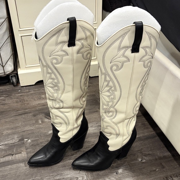 Steve Madden Black and White Lasso Boots - Picture 3 of 7